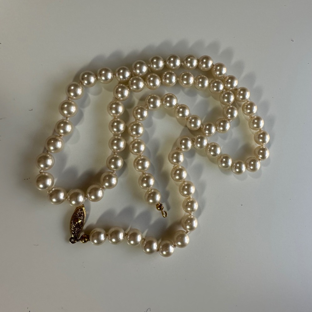 Vtg Classic Faux Pearl Necklace Elegant Beaded Strand Women's Jewelry Elegant - Picture 10 of 10